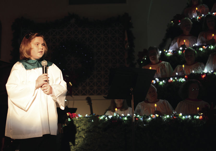 J-OBC-Singing Christmas Tree_4184.jpg